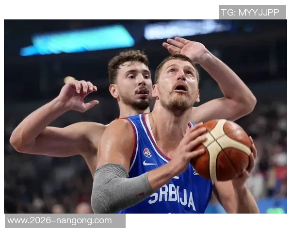 约基奇半场狂砍19分7篮板4助攻2抢断展现恐怖效率