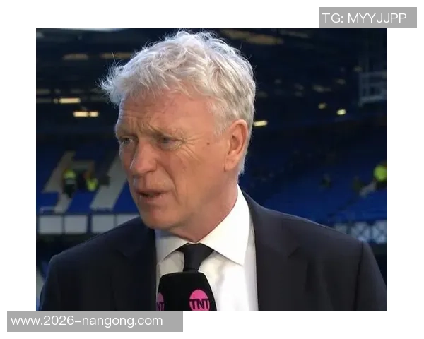 莫耶斯直言英超裁判判罚不公缺乏沟通引发广泛关注