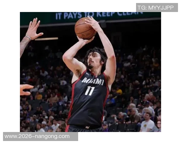 哈克斯本赛季替补表现惊艳第12次得分20领跑全联盟