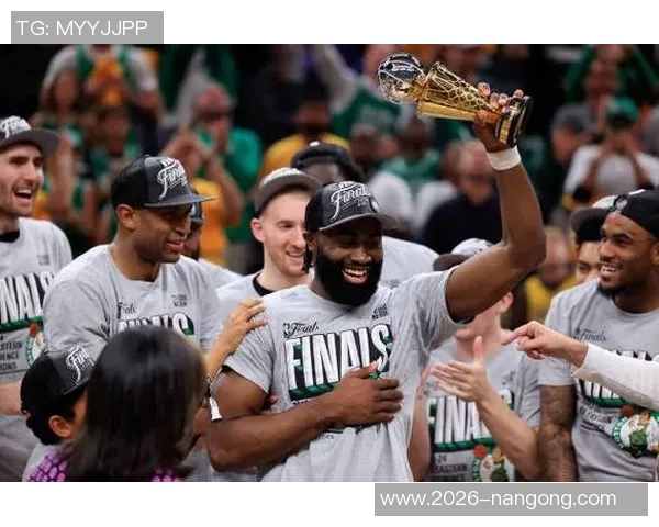 杰伦布朗进入MVP讨论后防守压力加大效率下滑引发关注 杰伦布朗进入MVP讨论后防守压力加大效率下滑引发关注